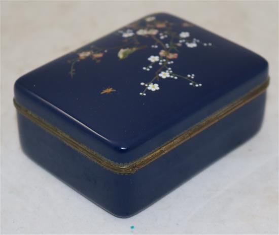 A Japanese silver and gold wire cloisonne enamel box and cover, Meiji period, 11cm